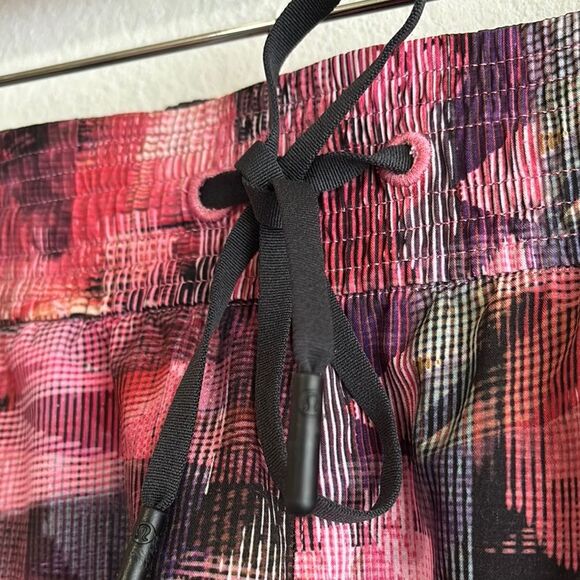 Lululemon Spring Break Away Short *4-way Stretch 3" Sun Dazed Multi Pink Sz 10 - Picture 6 of 8